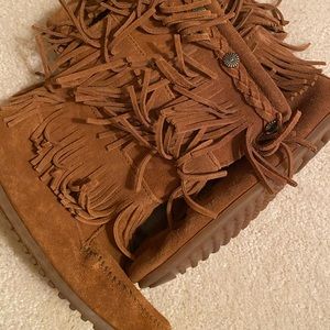 minnetonka girls boots